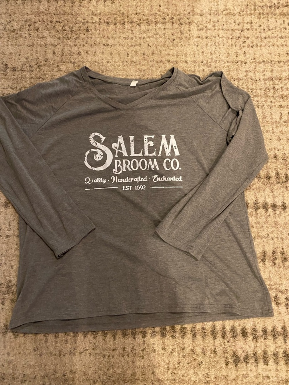 Women's Gray Graphic Long-Sleeve Tee Size 4X